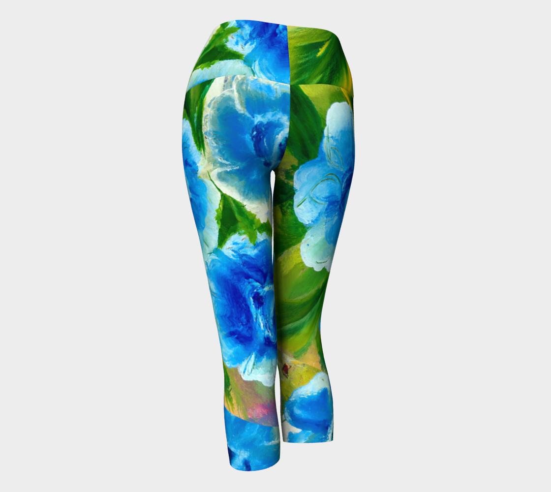 Nila: Yoga Capri